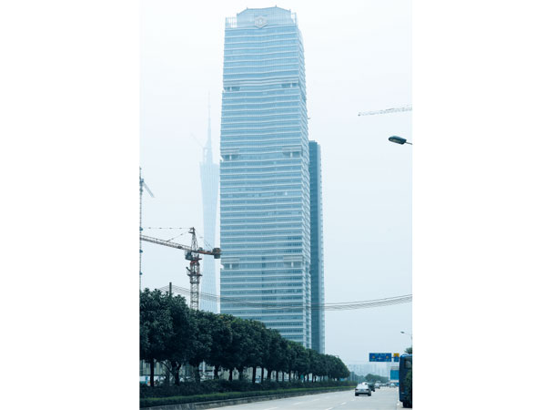 广州富力大厦/ Guangzhou R&F Building